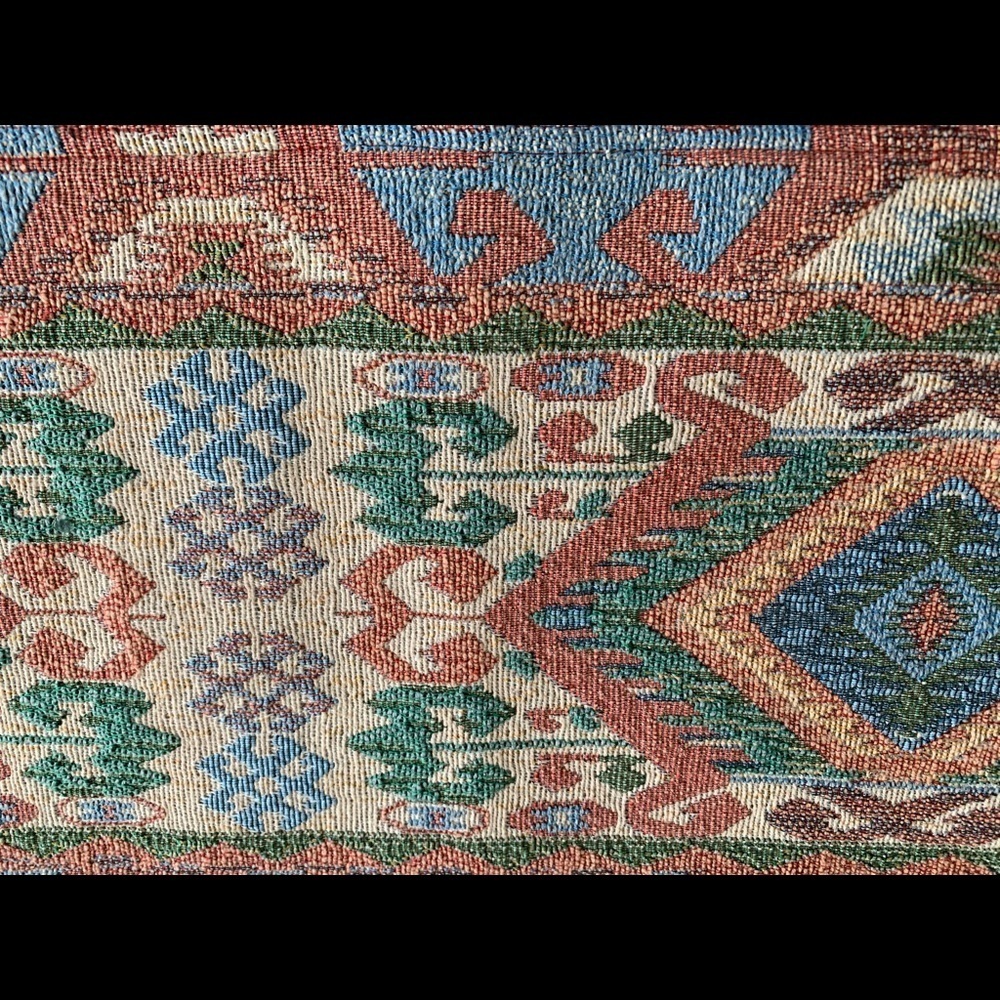 Table runner - Picture 7 of 8
